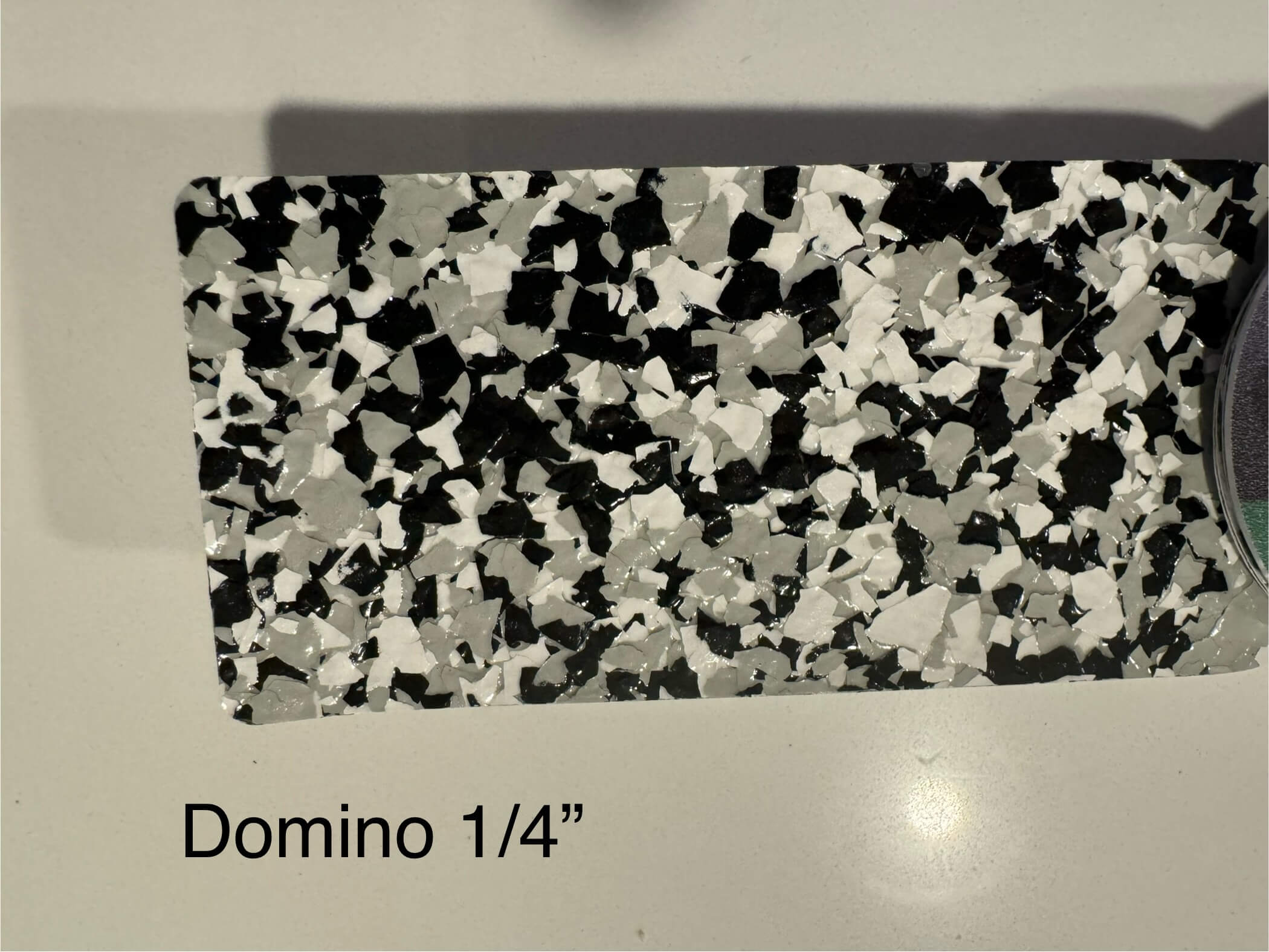Domino 1/4 inch flake